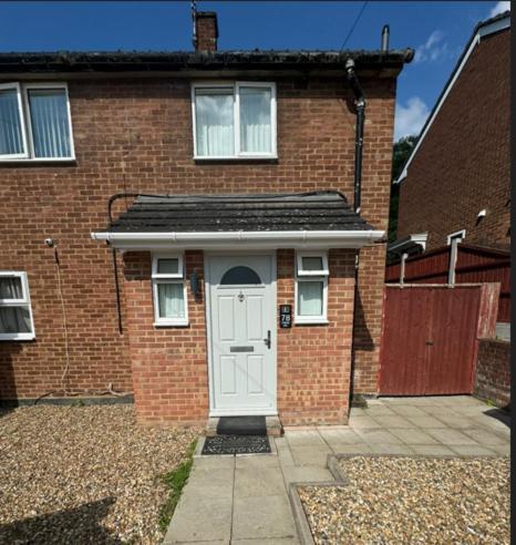 Charming 3-Bedroom Retreat With Modern Comforts South Ockendon المظهر الخارجي الصورة